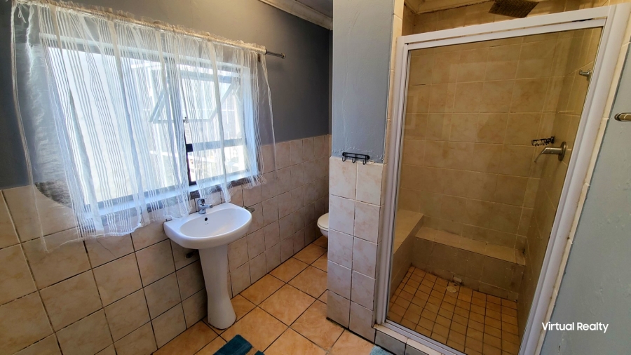 4 Bedroom Property for Sale in Thornton Western Cape